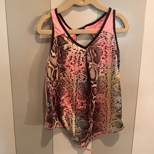 Luck in Love size xs (6) kids tennis top